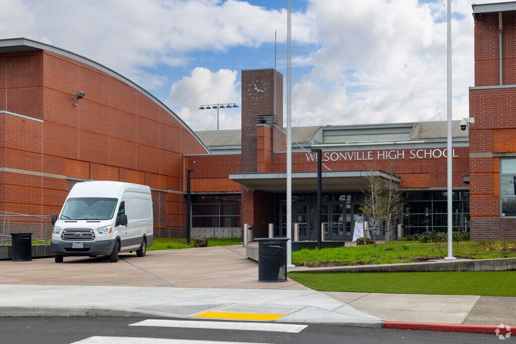 Entrance to Wilsonville High School