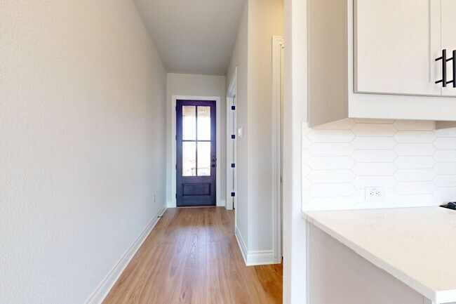 820 Corvallis Dr unit 36478100, Leander, TX 78641 - photo 5