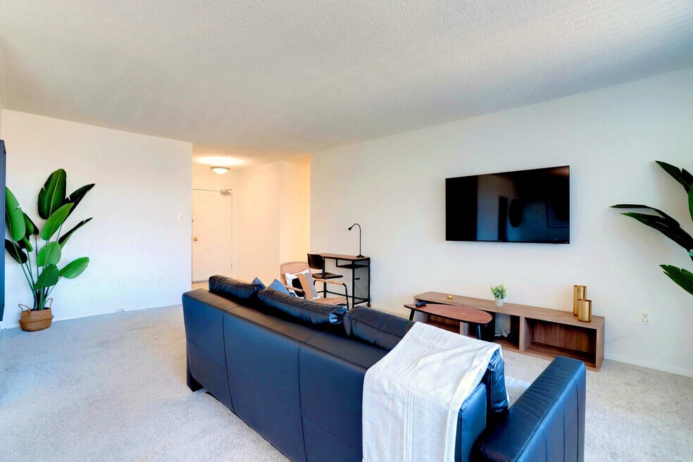 1600 S Eads St unit FL10-ID1022568P, Arlington, VA 22202 - photo 1