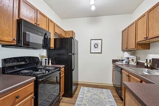 501 Burke Dr, Hinesville, GA 31313