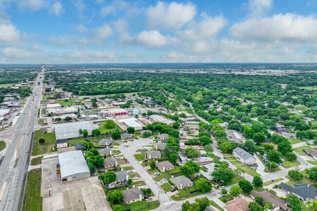 Richland Park sits on the corner of Handley Eberville Rd. and Big Fossil Creek.