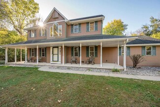 969 Riverside Dr, Suamico, WI 54173