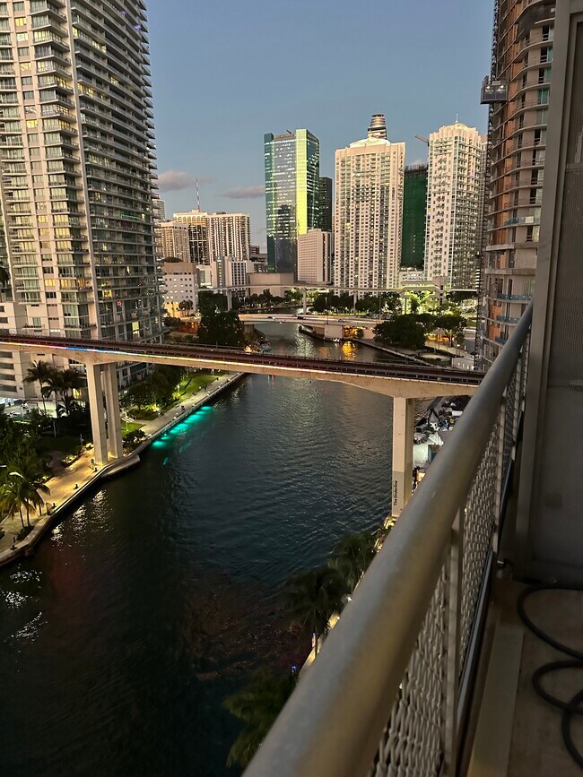 Neo Vertika Condominiums unit 1517, Miami, FL 33130 - photo 2