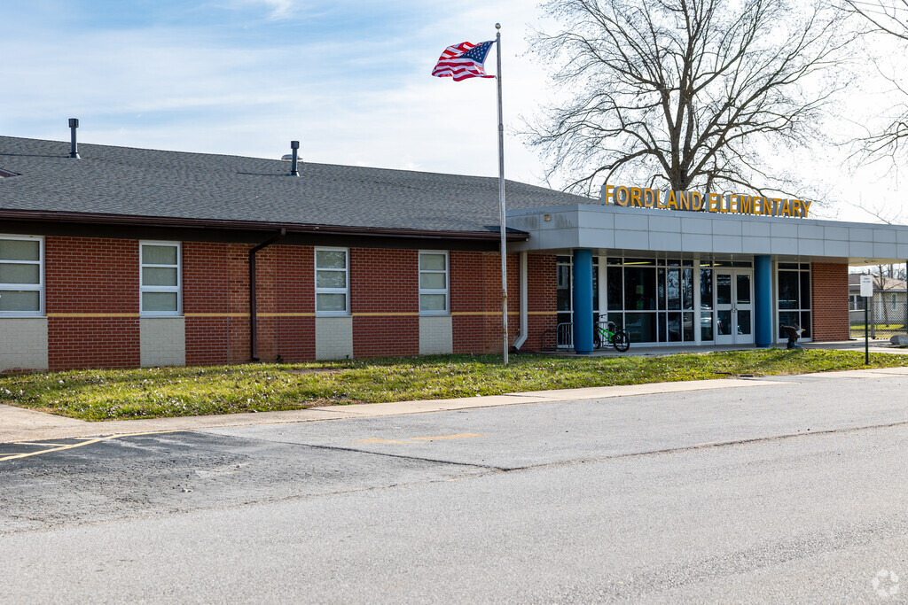 Fordland Elementary School is a public Kindergarten through 5th grade school.