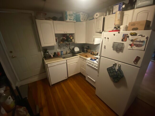 16 Alberta Terrace unit 3, Cambridge, MA 02140 - photo 3