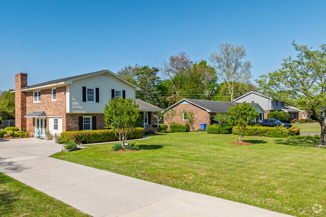 Various home styles line the streets of Windemere.
