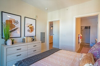 5495 W 10th Ave, Lakewood, CO 80214