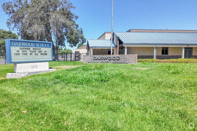 Oakwood Elementary provides collaborative efforts shaping academic excellence in Stockton.