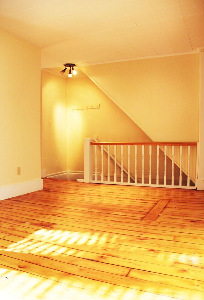 145 N Union St unit 2, Burlington, VT 05401 - photo 2