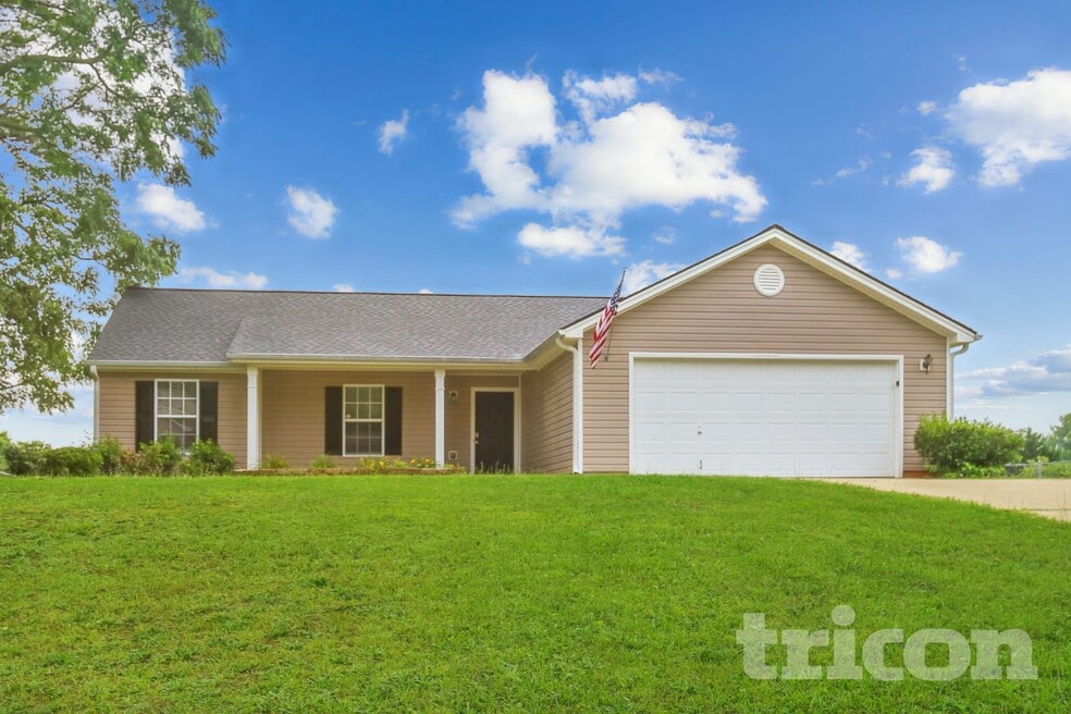 962 Vera Ct, Winder, GA 30680 - photo 1