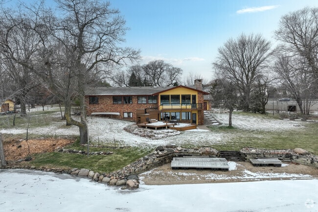 Apple Valley's lakesides are lined with many ranch style homes.