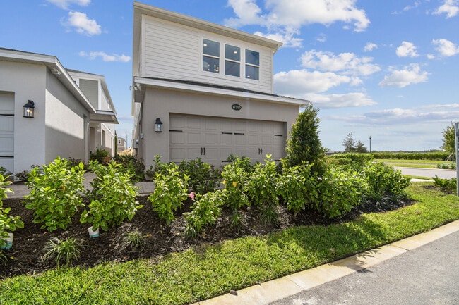 17100 Beachgrass Aly, Winter Garden, FL 34787 - photo 2