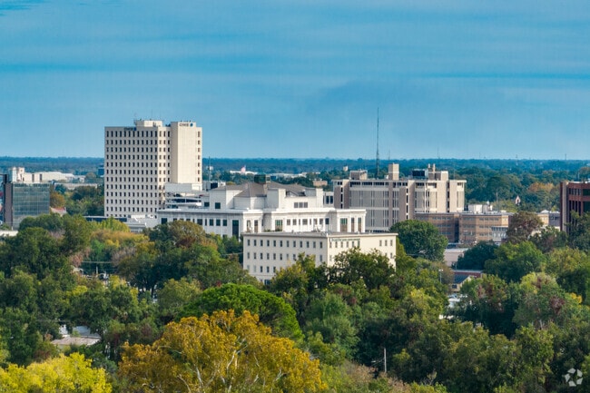 Downtown Lafayette is a convenient quick drive away for the residents of Pilette.