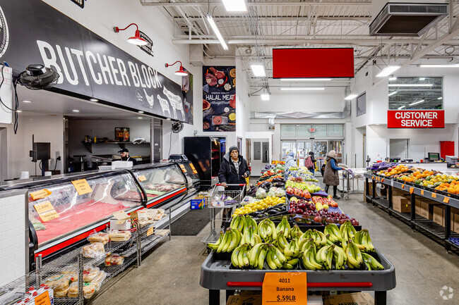 Maza Foods gives Georgetown Commons residents a warehouse style shopping experience.