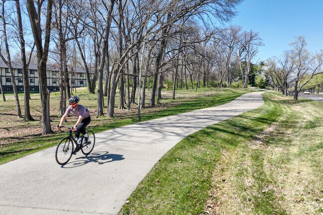 Bikers zip along the River Des Peres Greenway's many miles of trails.