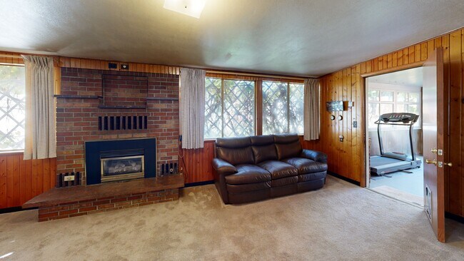 891 Ursula St, Aurora, CO 80011 - photo 2