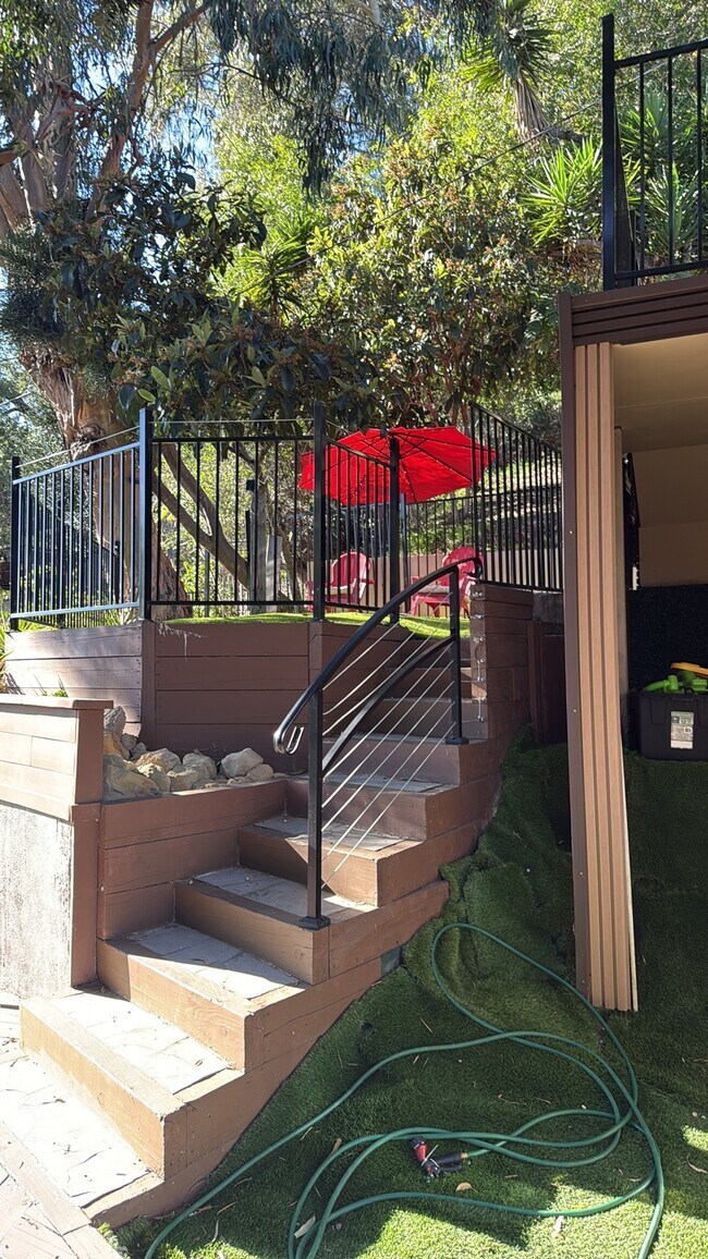 2315 Loma Vista Place, Los Angeles, CA 90039 - photo 6