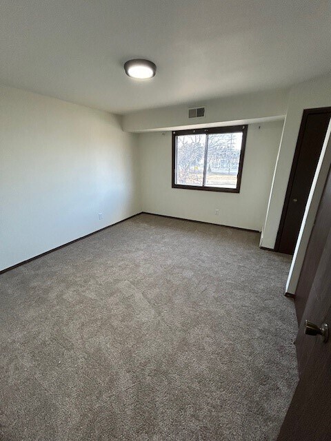 9401 W Calumet Rd, Milwaukee, WI 53224 - photo 6