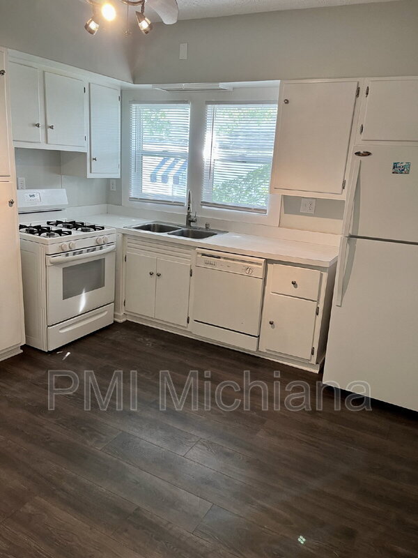 711 W 5th St, Mishawaka, IN 46544 - photo 7