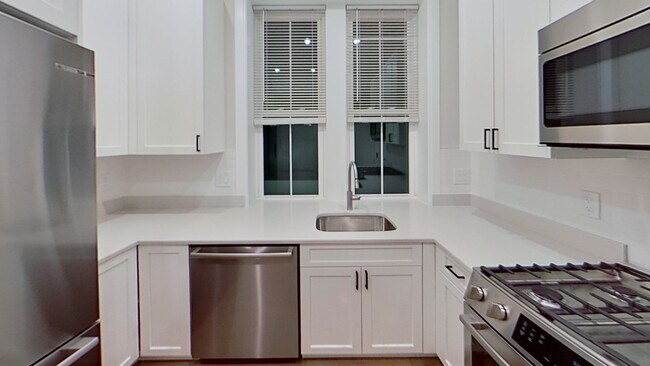 47 Englewood Ave unit 2, Boston, MA 02135 - photo 2