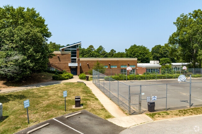 Oberlin Magnet Middle School is located in Raleigh, NC.