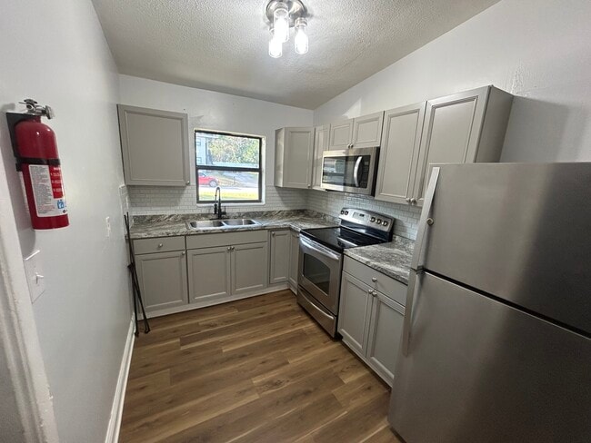 1503 Noble Place, Orlando, FL 32801 - photo 6