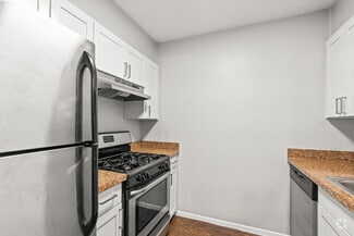 2200 W Lowden St, Fort Worth, TX 76110