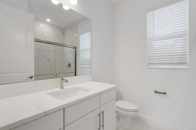 10012 Canaveral Cir unit 38529429, Sarasota, FL 34241 - photo 6