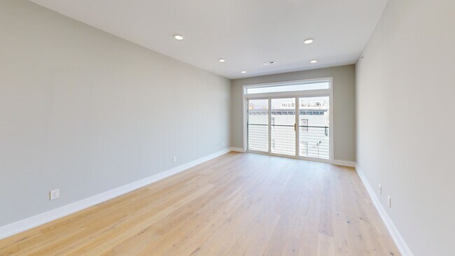 700 Moyer St unit 302, Philadelphia, PA 19125 - photo 2