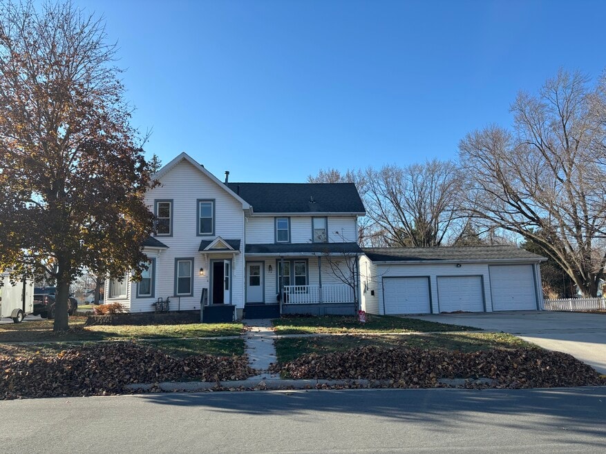 318 Cramer St unit 2, Mazomanie, WI 53560 - photo 1