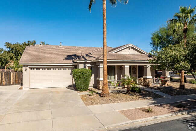 Ranch-style homes are frequently seen across Cortina’s neighborhoods.