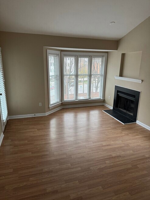 1021 Wirewood Dr unit 301, Raleigh, NC 27605 - photo 1