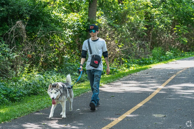 The Virgil Gilman Nature Trail runs throughout South River Street Park.