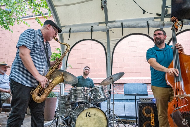 The Hingetown Jazz Festival is held at several local establishments, such as Jukebox.