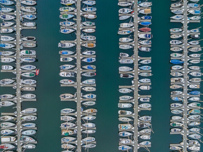 Public boat moorage is available at Shilshole Bay Marina in Sunset Hill.