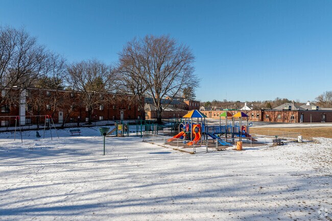 Clifford M Granger is a public elementary school in Feeding Hills.