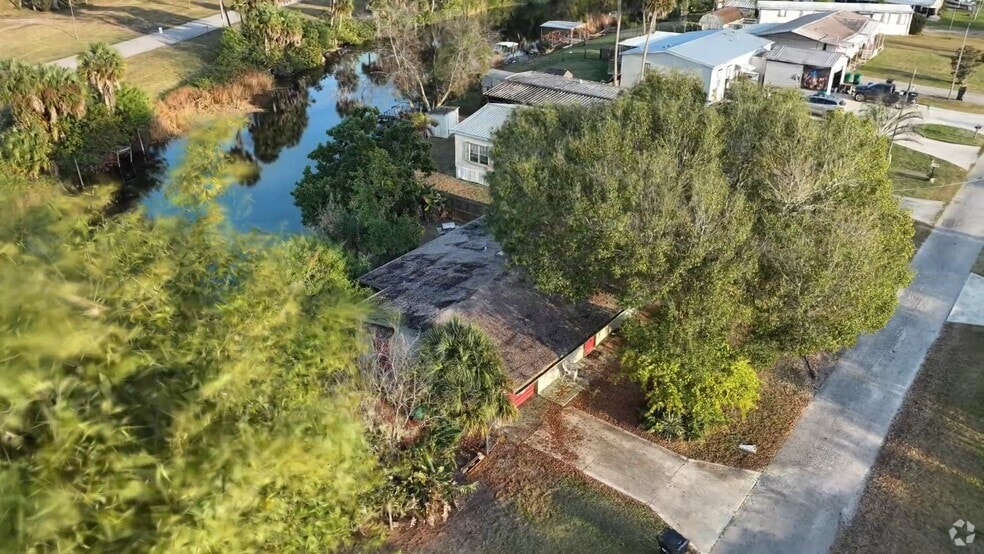 2001 SE 8th Ave, Okeechobee, FL 34974 - photo 2