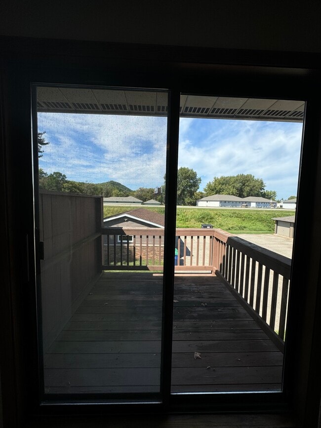 513 Kerry Dr unit 101, Winona, MN 55987 - photo 5