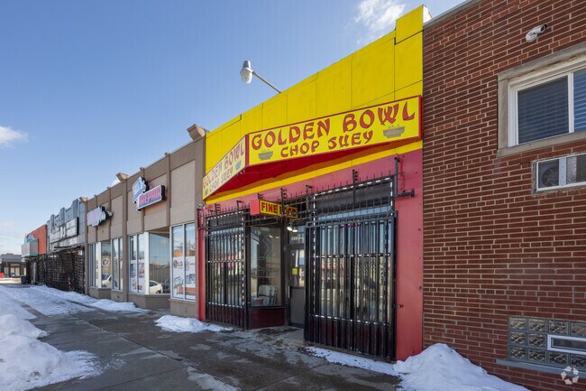 Golden Bowl Chop Suey in Harmony Village serves Chinese dishes.