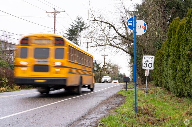 Tri-Met bus stops along SW Taylor's Ferry Rd make commuting in Crestwood convenient.