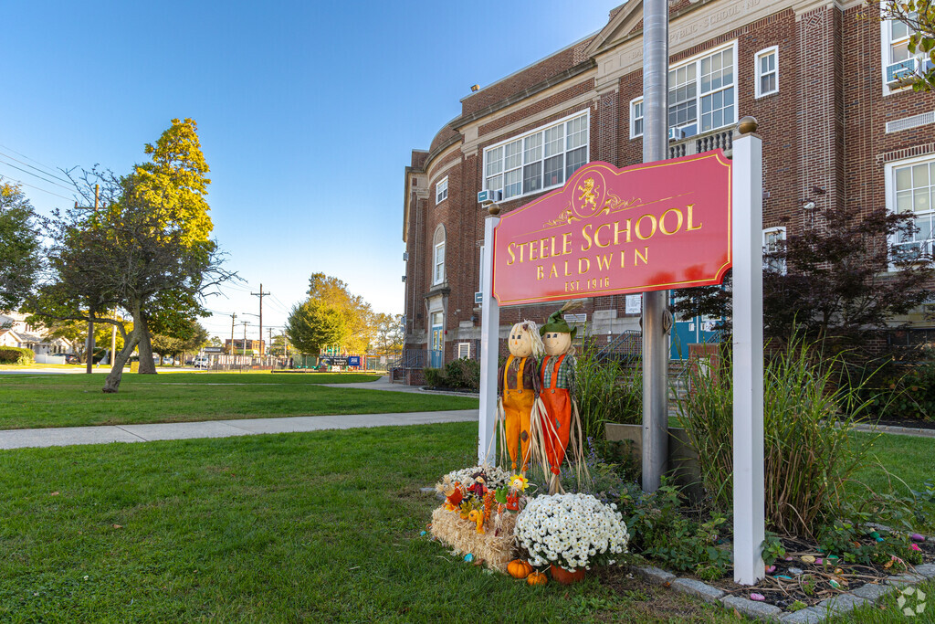There is signage in front of Steele Elementary in Baldwin, NY confirming that you are there.