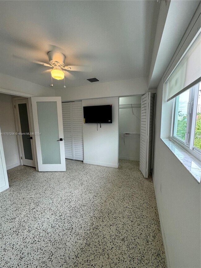 801 SW 8th St unit 5, Miami, FL 33130 - photo 7