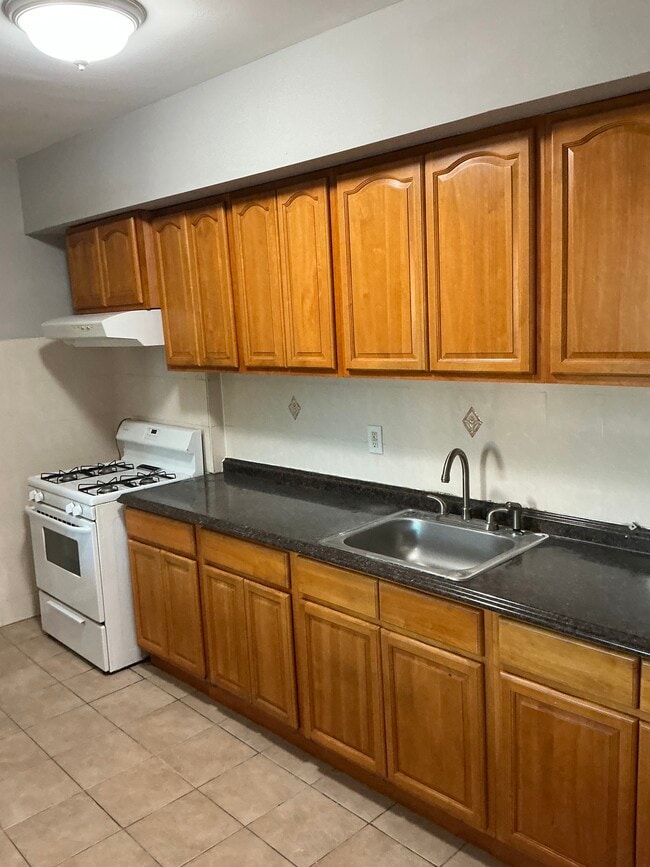 236 Old Bergen Rd Unit 2, Jersey City, NJ 07305