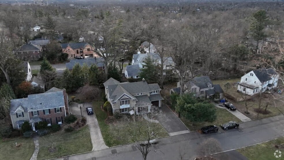 8 Howard Park Dr, Tenafly, NJ 07670 - photo 2