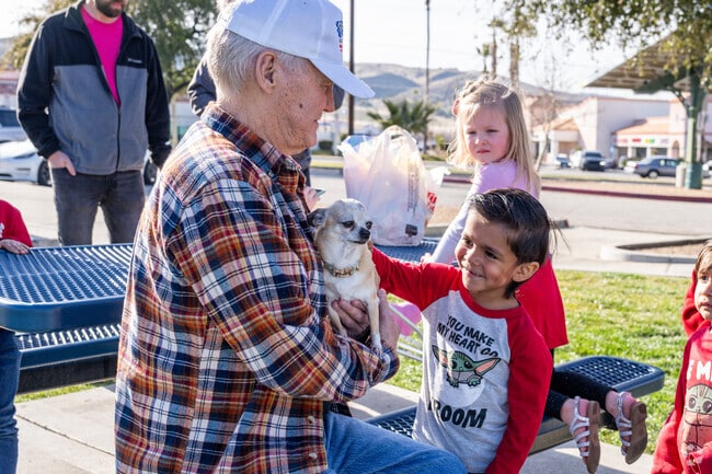 Northwest Palmdale’s Marie Kerr Park is where kids and pets enjoy sunny afternoons.