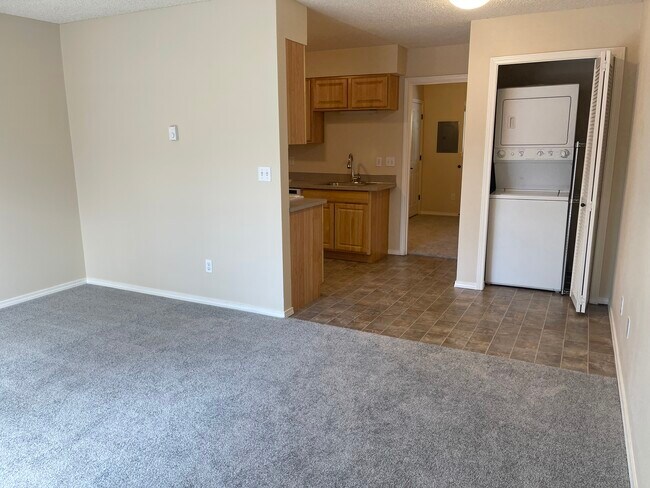 2619 NE Halsey St unit 7, Portland, OR 97232 - photo 2
