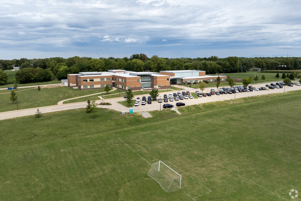 Cedar Ridge Elementary is a great school in Bloomington.