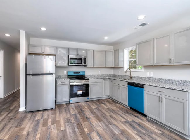 508 Church St unit 508  B, Sumter, SC 29150 - photo 4