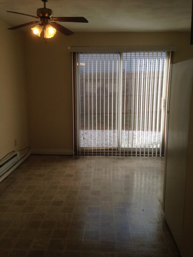 12 Grafton St Unit 12, Lowell, MA 01852