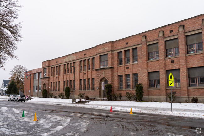 Spokane Public Montessori School it's Tucktaway within a mostly residential neighborhood.